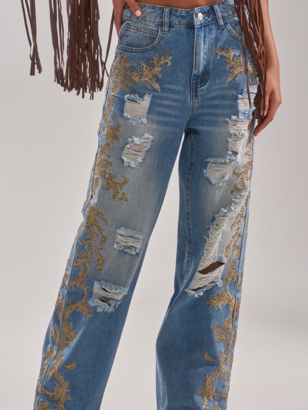 AKIRA CLEO GOLDEN DISTRESSED STRAIGHT DENIM PANT